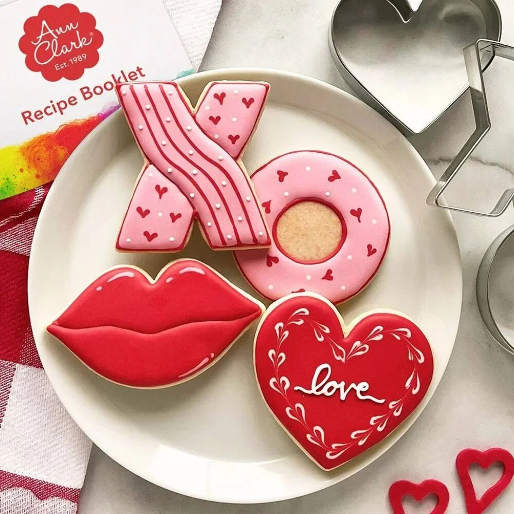 Anne Clark Valentine Cookie Cutter Set Recipe Frosting Booklet‎ Lips X O Heart